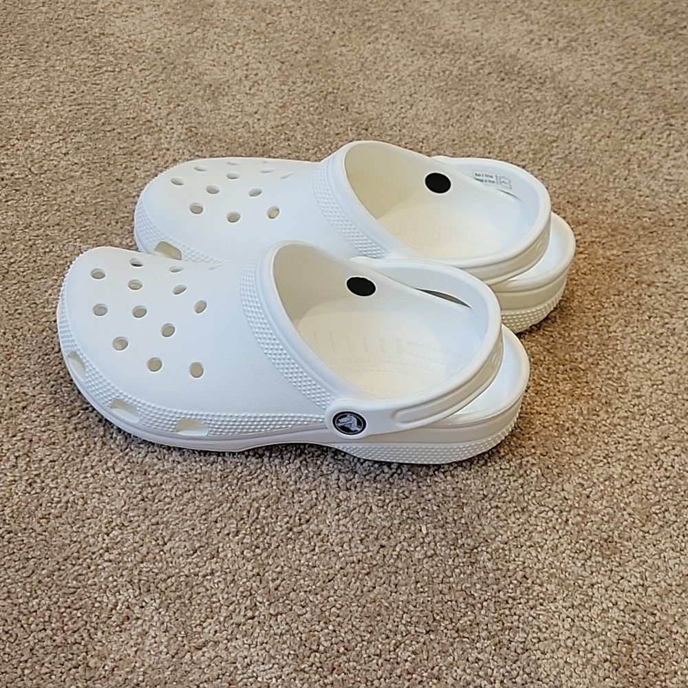 Womens Crocs Size 7